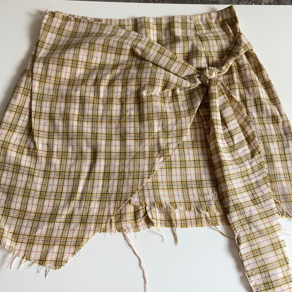 Trendy distressed Plaid skirt